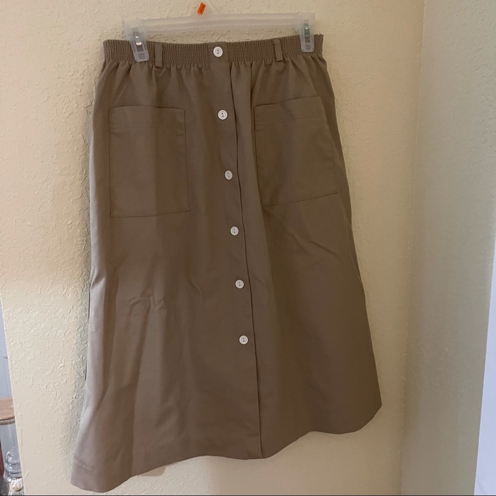 Tan and white Laurel Grove skirt